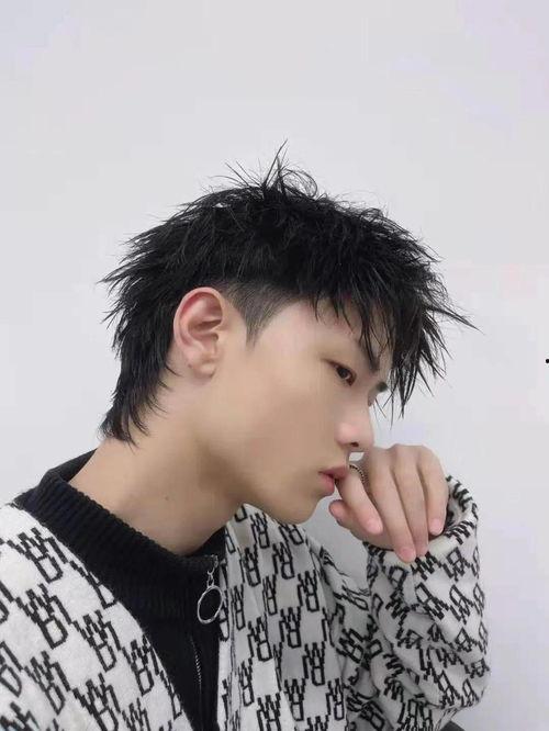 成人狼尾头发怎么剪视频,打造个性成人狼尾发型