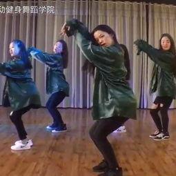 滑板教练教成人舞蹈视频,滑板教练教你轻松入门成人舞蹈世界