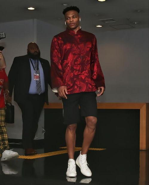 成人套装唐装怎么穿视频,轻松掌握传统服饰魅力