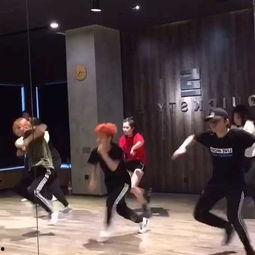 成人舞蹈队视频