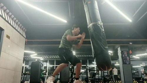 成人训练沙袋视频,打造健美身材